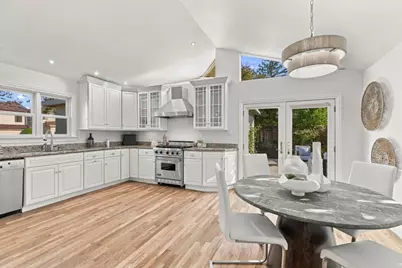 930 Maddux Dr, Palo Alto, CA 94303 - Photo 11