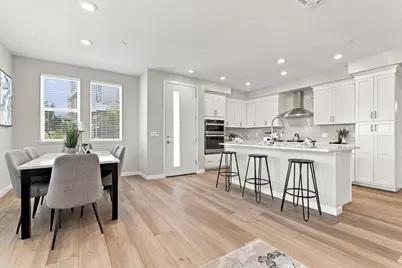 5731 Synergy Ct, San Jose, CA 95119 - Photo 15