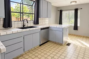 1030 W Rose St, Stockton, CA 95203 - Photo 7
