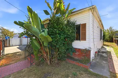 5619 Harmon Ave, Oakland, CA 94621 - Photo 7