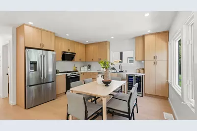 1425 California Dr, Burlingame, CA 94010 - Photo 13