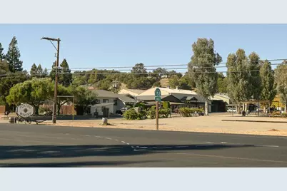 8260 El Matador Dr, Gilroy, CA 95020 - Photo 9