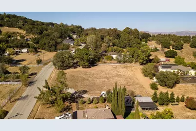 8260 El Matador Dr, Gilroy, CA 95020 - Photo 3