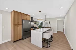 926 Radcliffe Dr, San Jose, CA 95117 - Photo 5