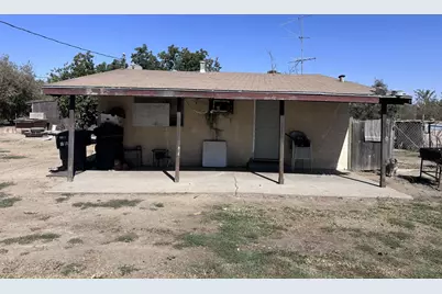 13222 Bell Dr, Livingston, CA 95334 - Photo 3