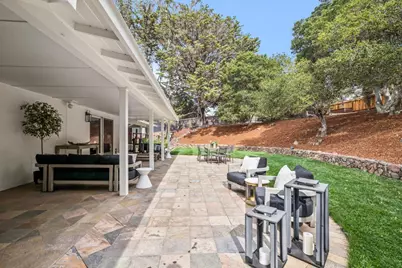 140 Rockridge Rd, Hillsborough, CA 94010 - Photo 57