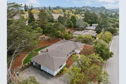 140 Rockridge Rd, Hillsborough, CA 94010 - Photo 71