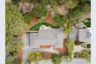 140 Rockridge Rd, Hillsborough, CA 94010 - Photo 67