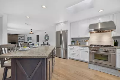 210 Rodonovan Dr, Santa Clara, CA 95051 - Photo 13