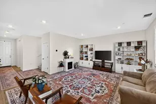 1910 Peony St, Hollister, CA 95023 - Photo 9