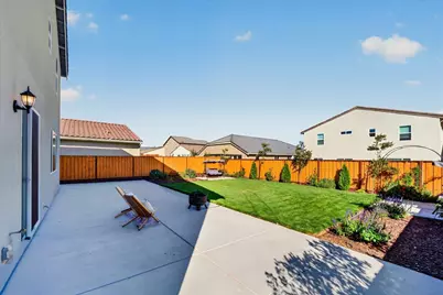 1910 Peony St, Hollister, CA 95023 - Photo 47
