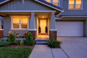 1910 Peony St, Hollister, CA 95023 - Photo 5