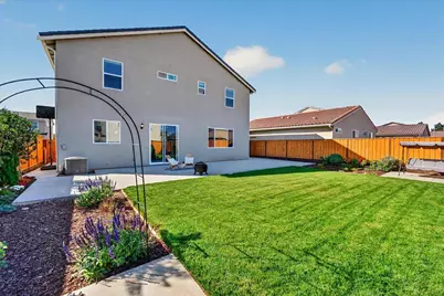 1910 Peony St, Hollister, CA 95023 - Photo 51