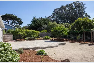 963 Crest Ave, Pacific Grove, CA 93950 - Photo 19