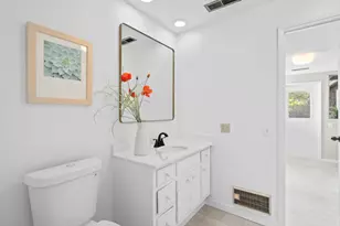 1055 Los Robles Ave, Palo Alto, CA 94306 - Photo 21