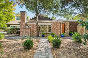 1055 Los Robles Ave, Palo Alto, CA 94306 - Photo 1