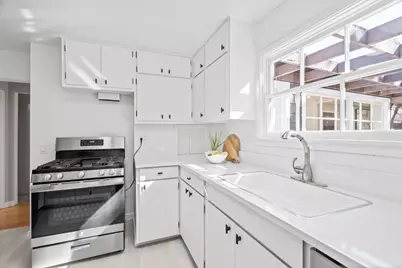 1055 Los Robles Ave, Palo Alto, CA 94306 - Photo 9