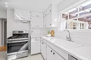 1055 Los Robles Ave, Palo Alto, CA 94306 - Photo 9