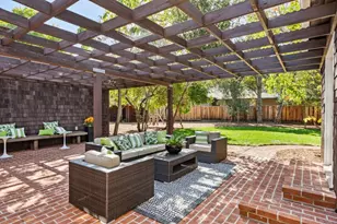 1055 Los Robles Ave, Palo Alto, CA 94306 - Photo 27