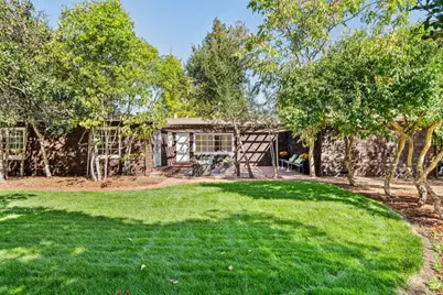 1055 Los Robles Ave, Palo Alto, CA 94306 - Photo 25