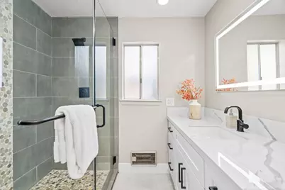 1055 Los Robles Ave, Palo Alto, CA 94306 - Photo 17