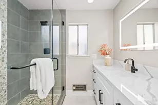 1055 Los Robles Ave, Palo Alto, CA 94306 - Photo 17
