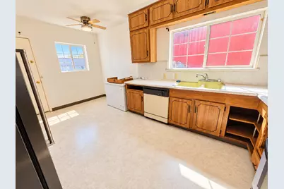 1126 Hollyburne Ave, Menlo Park, CA 94025 - Photo 13