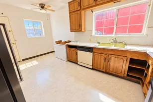 1126 Hollyburne Ave, Menlo Park, CA 94025 - Photo 13