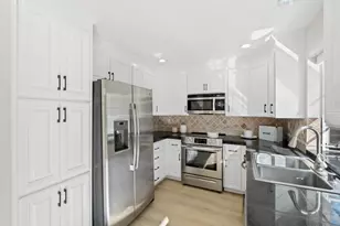 703 Hibiscus Pl, San Jose, CA 95117 - Photo 17