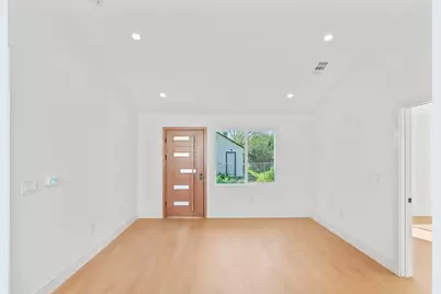 374 S 21st St, San Jose, CA 95116 - Photo 3