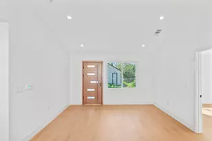 374 S 21st St, San Jose, CA 95116 - Photo 3