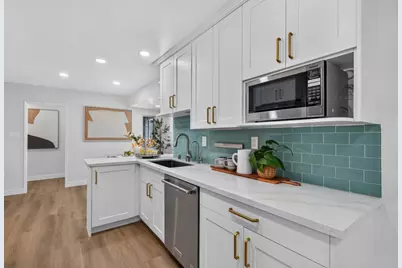 10470 Glenview Ave, Cupertino, CA 95014 - Photo 11