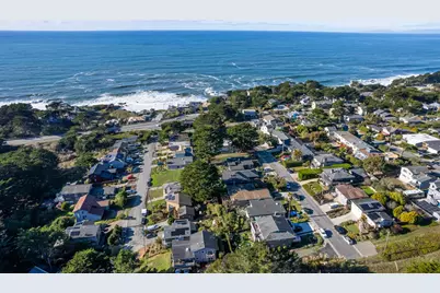 387 13th St, Montara, CA 94037 - Photo 33