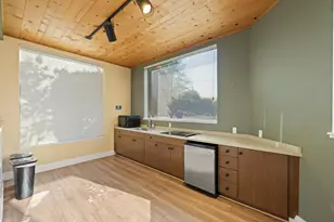 46 Pelican Ln, Redwood City, CA 94065 - Photo 25