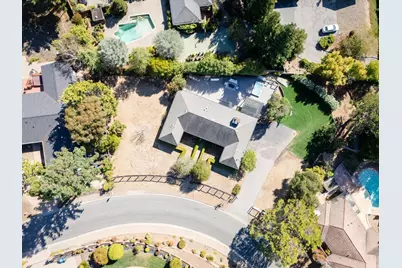 1365 Lakeview Dr, Hillsborough, CA 94010 - Photo 81