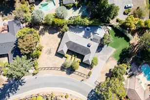 1365 Lakeview Dr, Hillsborough, CA 94010 - Photo 81