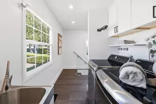 1365 Lakeview Dr, Hillsborough, CA 94010 - Photo 27