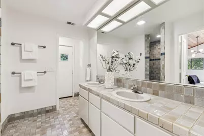 13390 Lennox Way, Los Altos Hills, CA 94022 - Photo 37