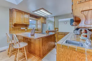 945 San Simeon Dr, Salinas, CA 93901 - Photo 7
