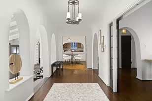 14900 Camarosa Dr, Pacific Palisades, CA 90272 - Photo 23