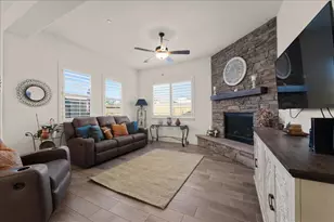 1361 Azalea Dr, Hollister, CA 95023 - Photo 9