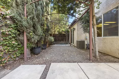 4129 W Cherry Tree Ln, Fresno, CA 93722 - Photo 49