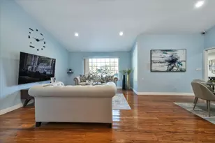 2979 Silverland Dr, San Jose, CA 95135 - Photo 7