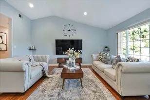 2979 Silverland Dr, San Jose, CA 95135 - Photo 9