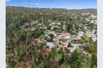 84 Cuesta Vista Dr, Monterey, CA 93940 - Photo 23