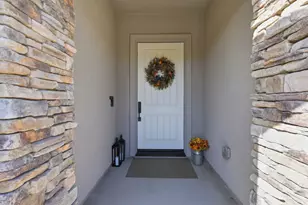 1612 Goldenstar Ct, Hollister, CA 95023 - Photo 3
