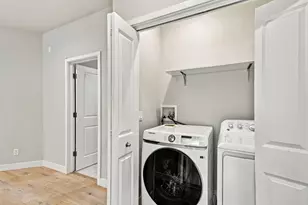 358 S Cypress Ave, San Jose, CA 95117 - Photo 33