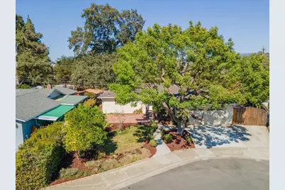 381 Arnold Dr, Gilroy, CA 95020 - Photo 3