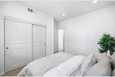 1949 Mahuron Cir, San Jose, CA 95133 - Photo 25