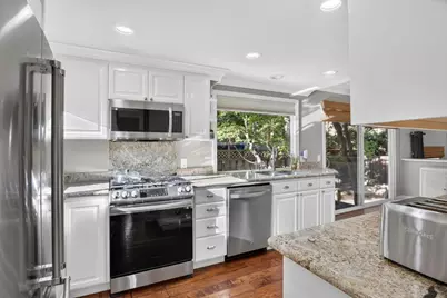 7485 Sundrop Ct, Pleasanton, CA 94588 - Photo 13